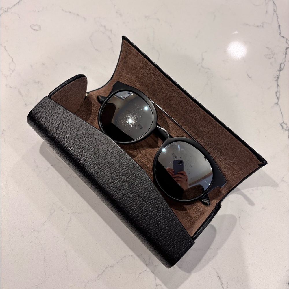 Burberry Black Round Sunglasses - Picture 10 of 14